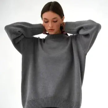Loose Crew Neck Sweatshirt for Women in gray, relaxed fit, perfect for casual wear and cozy comfort.