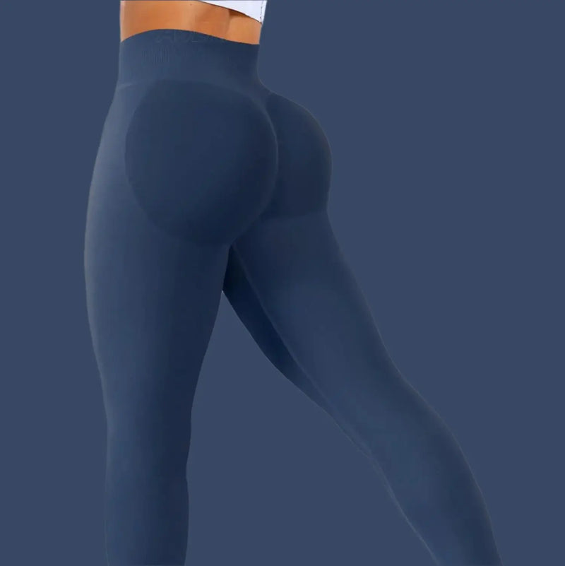 Seamless Leggings Scrunch Leggings for Women Gym showcasing a woman's figure in blue scrunch leggings.