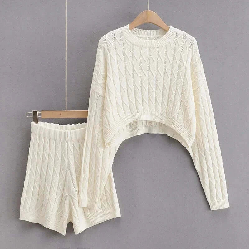 Stylish Knitted Comfort Set featuring a cozy cropped sweater and matching shorts in cream color.